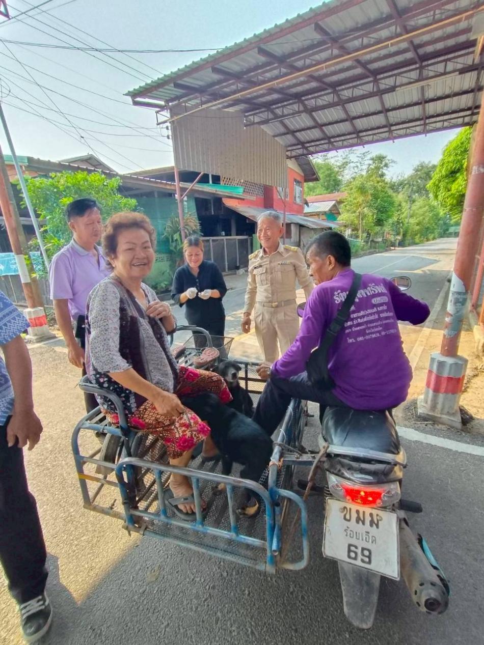 นายวีระ กุชโร นายกองค์การบริหารส่วนตำบลสระแก้ว พร้มคณะผู้บริหาร ได้มอบหมายให้ งานสาธารณสุขและสิ่งแวดล้อม(งานป้องกันและควบคุมโรค) เจ้าพนักงานสาธารณสุข  พร้อมด้วย ท่านผู้ใหญ่บ้าน  เจ้าหน้าที่อาสาสมัครปศุสัตว์ตำบลสระแก้ว ได้ลงพื้นที่ฉีดวัคซีนป้องกันโรคพิษสุนัขบ้า ในสุนัขและแมว ตามโครงการสัตว์ปลอดโรค คนปลอดภัย จากโรคพิษสุนัขบ้า ตามพระปณิธานศาสตราจารย์ ดร.สมเด็จพระเจ้าน้องนางเธอ เจ้าฟ้าจุฬาภรณวลัยลักษณ์ อัครราชกุมารี กรมพระศรีสวางควัฒน วรขัตติยราชนารี ประจำปีงบประมาณ 2569