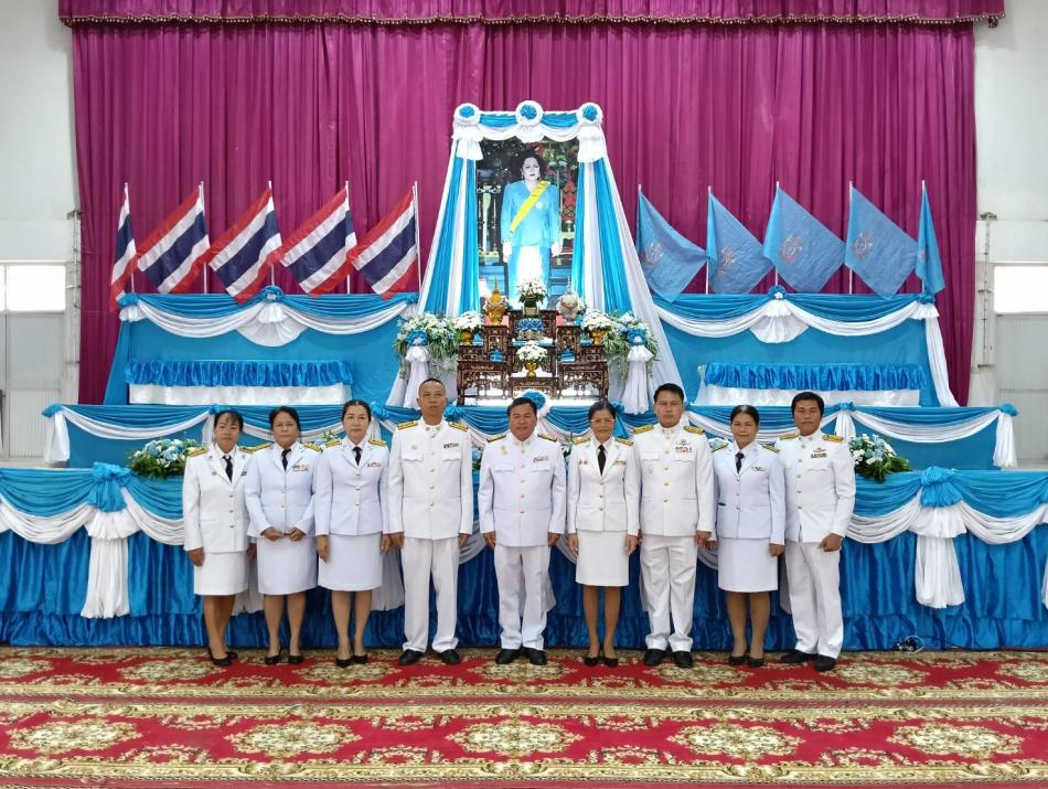 พิธีเจริญพระพุทธมนต์และทำบุญตักบาตรเพื่อถวายเป็นพระราชกุศล